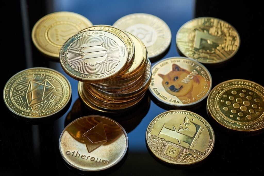 0 News Article Image Altcoin Rotation Is Coming, Expert Says: Will ETH, XRP, Dogecoin Benefit?
